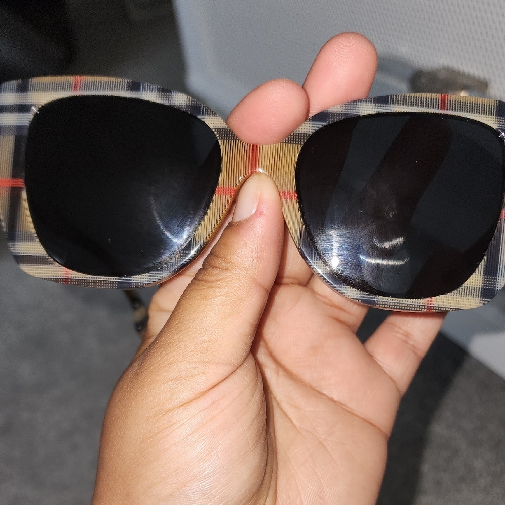 Plaid Cat-Eye Sunglasses- Burberry - Picture 9 of 9